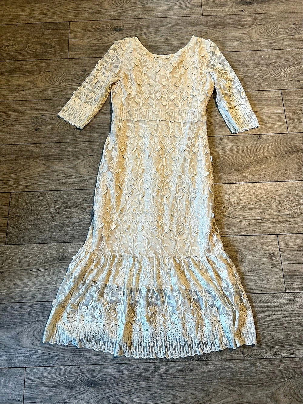 Vicky and Lucas Boho Floral Lace Maxi Dress Size Medium NWT